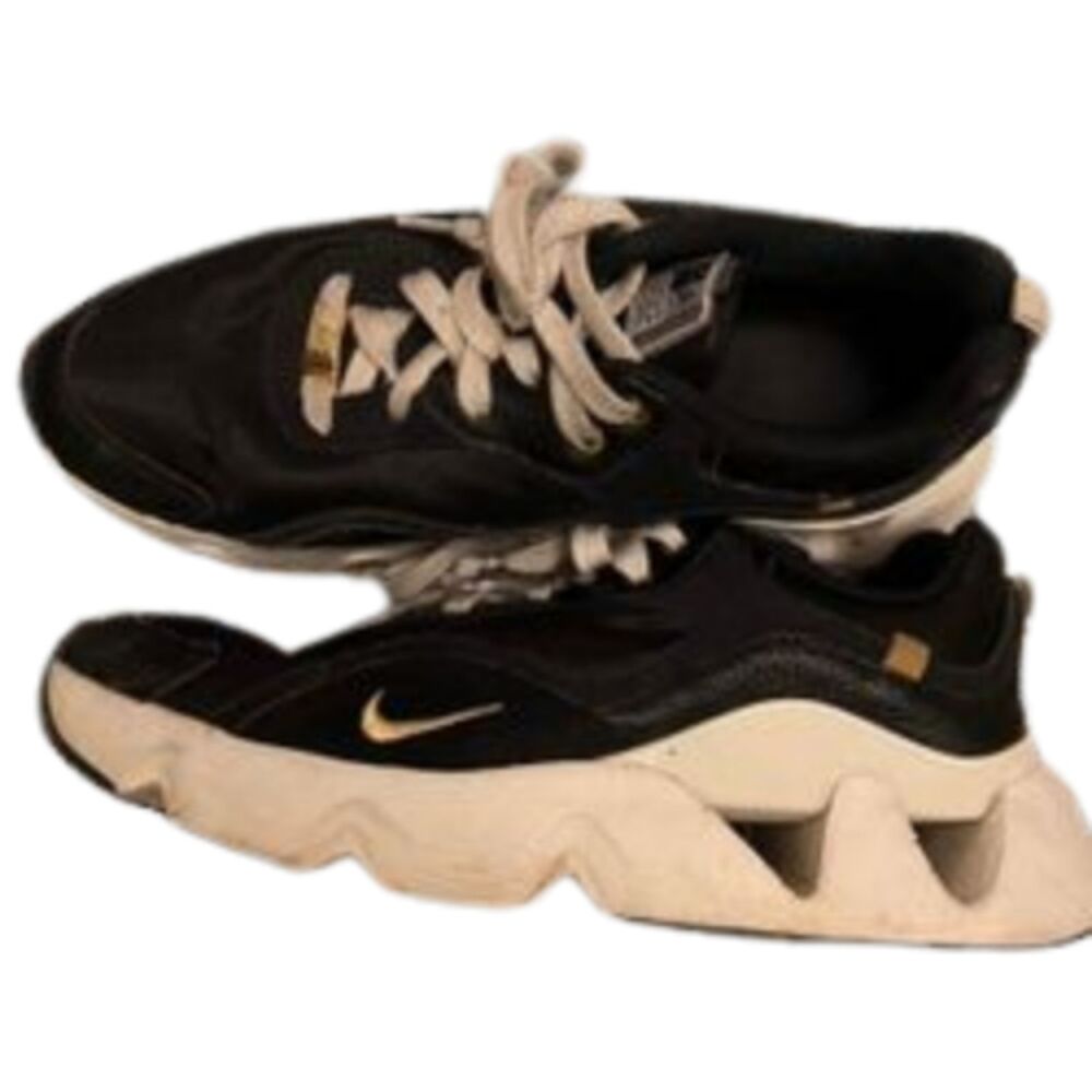 Nike Women's Navy and Black Trainers